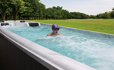 無邊際泳池比起傳統(tǒng)別墅泳池有什么特點(diǎn)？